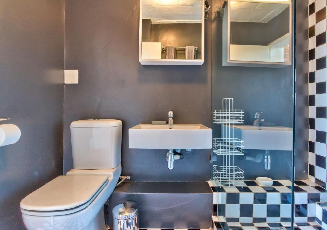 West Side Apartment *